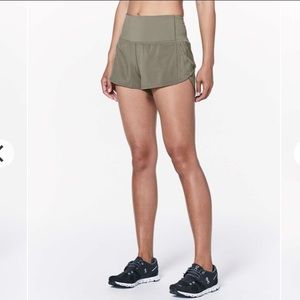 Lululemon Speed Up Short Hi-Rise *2.5" size 8